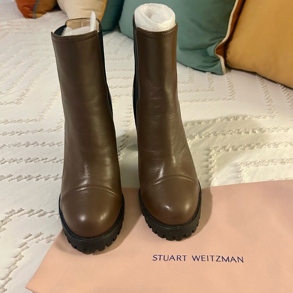 Stuart Weitzman Wenda Lug-Sole Leather Chelsea Boots, Size 6.5, Espresso - Picture 5 of 8